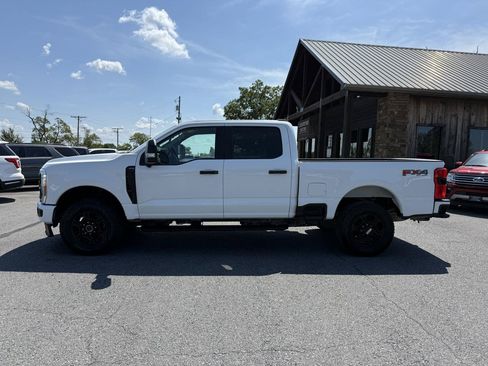 Used 2024 Ford F250 XL w/ STX Appearance Package AWD/4WD image 3