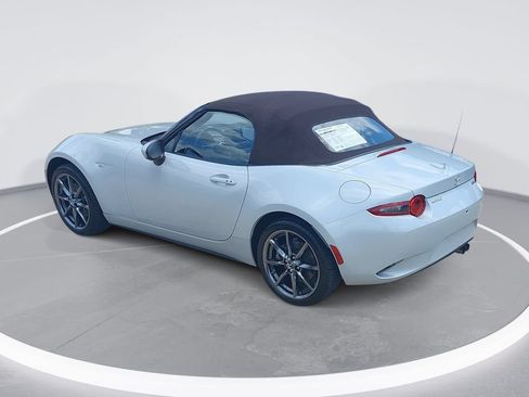 Used 2019 MAZDA MX-5 Miata Grand Touring w/ GT-S Package RWD image 7