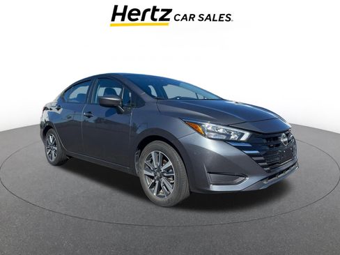Used 2025 Nissan Versa SV image 1
