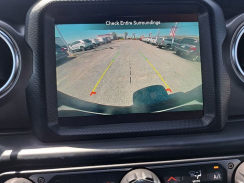 Used 2022 Jeep Wrangler Unlimited Rubicon 4xe w/ Cold Weather Group image 8