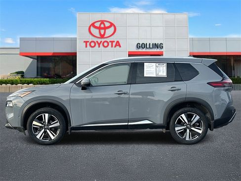 Used 2023 Nissan Rogue SL w/ SL Premium Package image 2