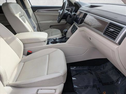 Used 2019 Volkswagen Atlas SE w/ Towing Package image 22