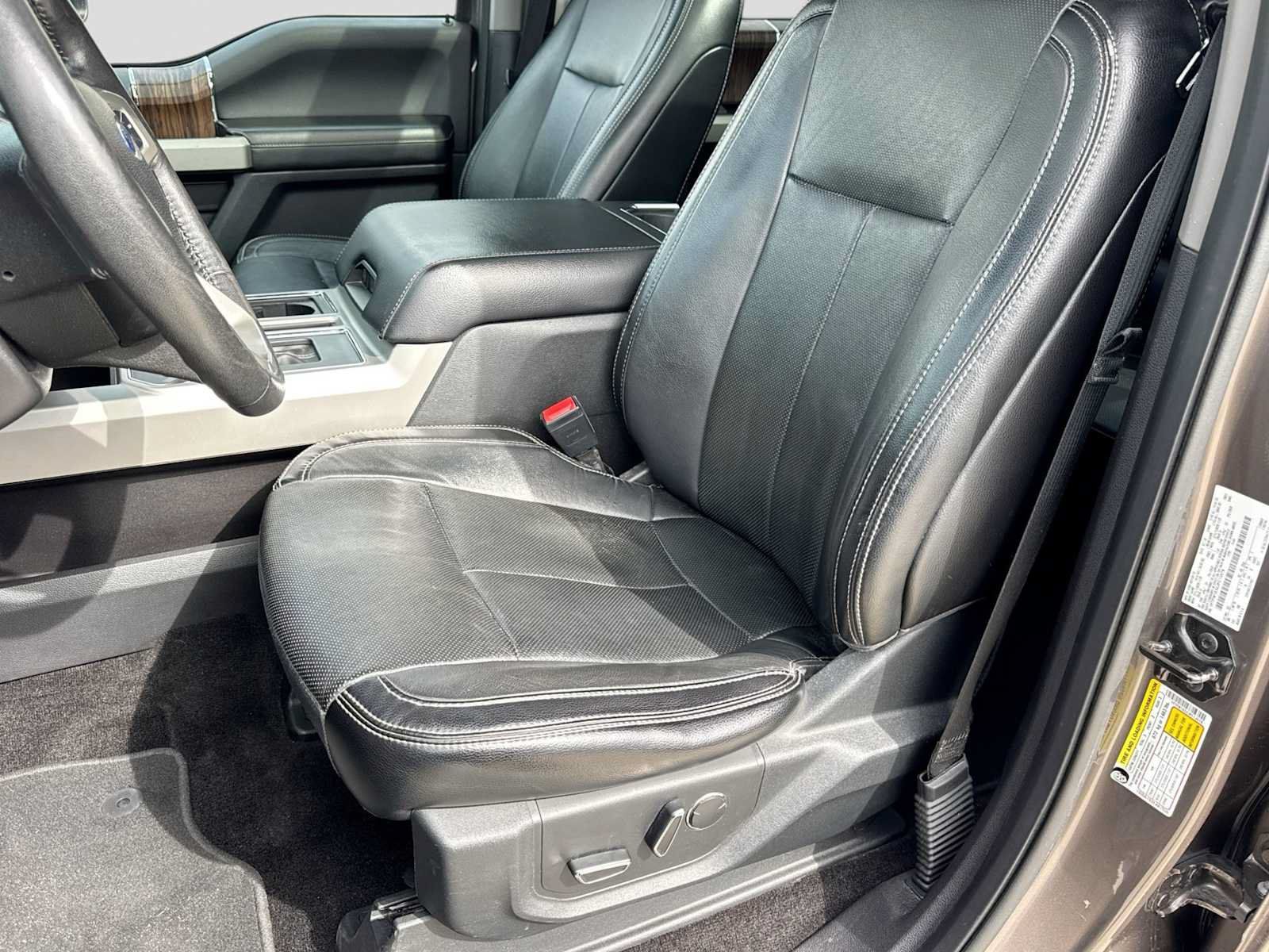 Used 2018 Ford F150 Lariat w/ Equipment Group 502A Luxury AWD/4WD image 13