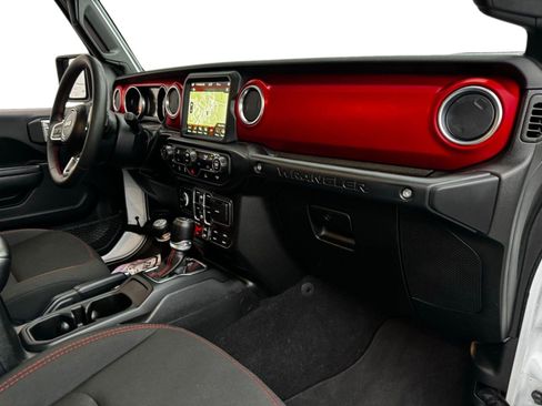 Used 2023 Jeep Wrangler Unlimited Rubicon AWD/4WD image 10