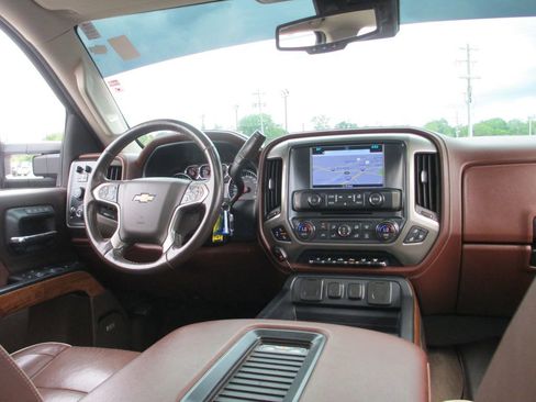 Used 2018 Chevrolet Silverado 2500 High Country w/ Duramax Plus Package AWD/4WD image 29