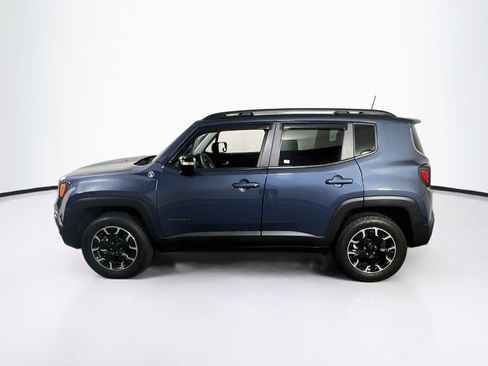 Used 2023 Jeep Renegade Latitude w/ Sun/Sound Group AWD/4WD image 8