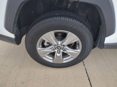 Used 2024 Toyota RAV4 XLE AWD/4WD image 13