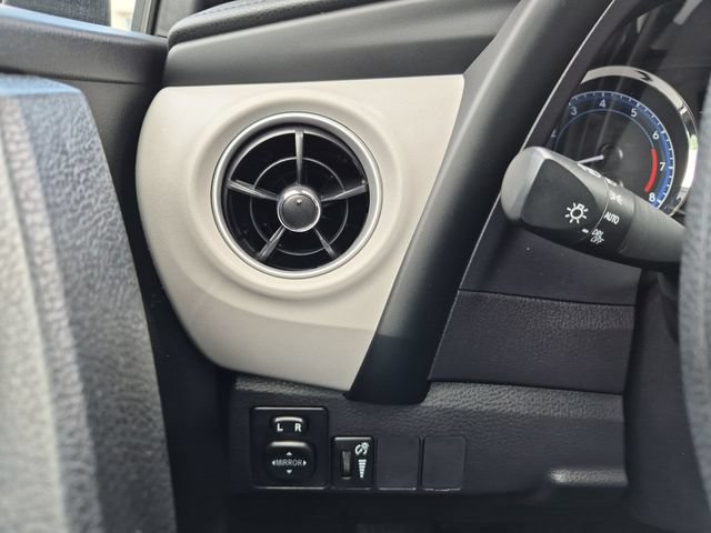 Used 2019 Toyota Corolla LE FWD image 19