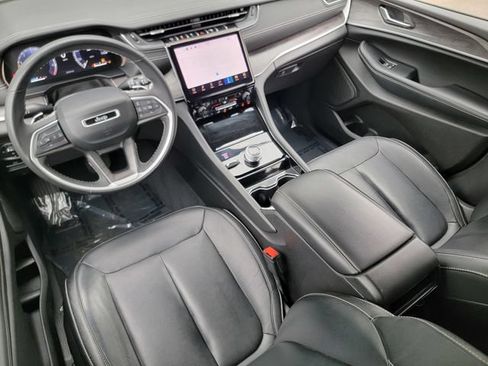 Certified 2023 Jeep Grand Cherokee Limited AWD/4WD image 38