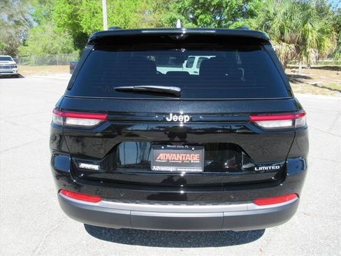 New 2026 Jeep Grand Cherokee Limited w/ Luxury Tech Group II RWD image 6