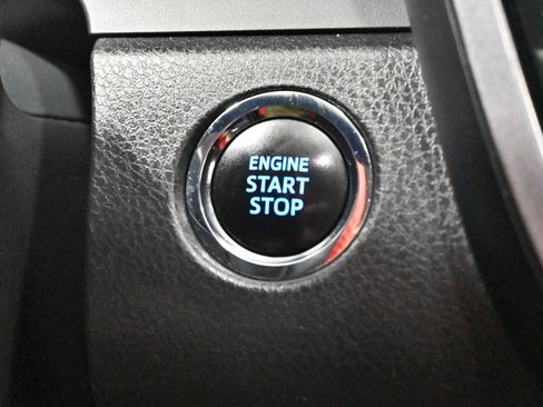 Used 2019 Toyota Camry XSE FWD image 10