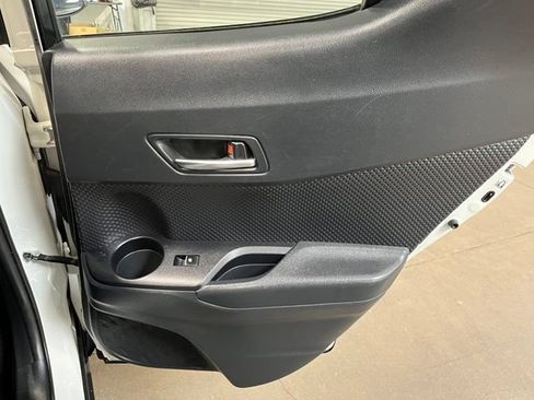 Used 2018 Toyota C-HR XLE FWD image 13
