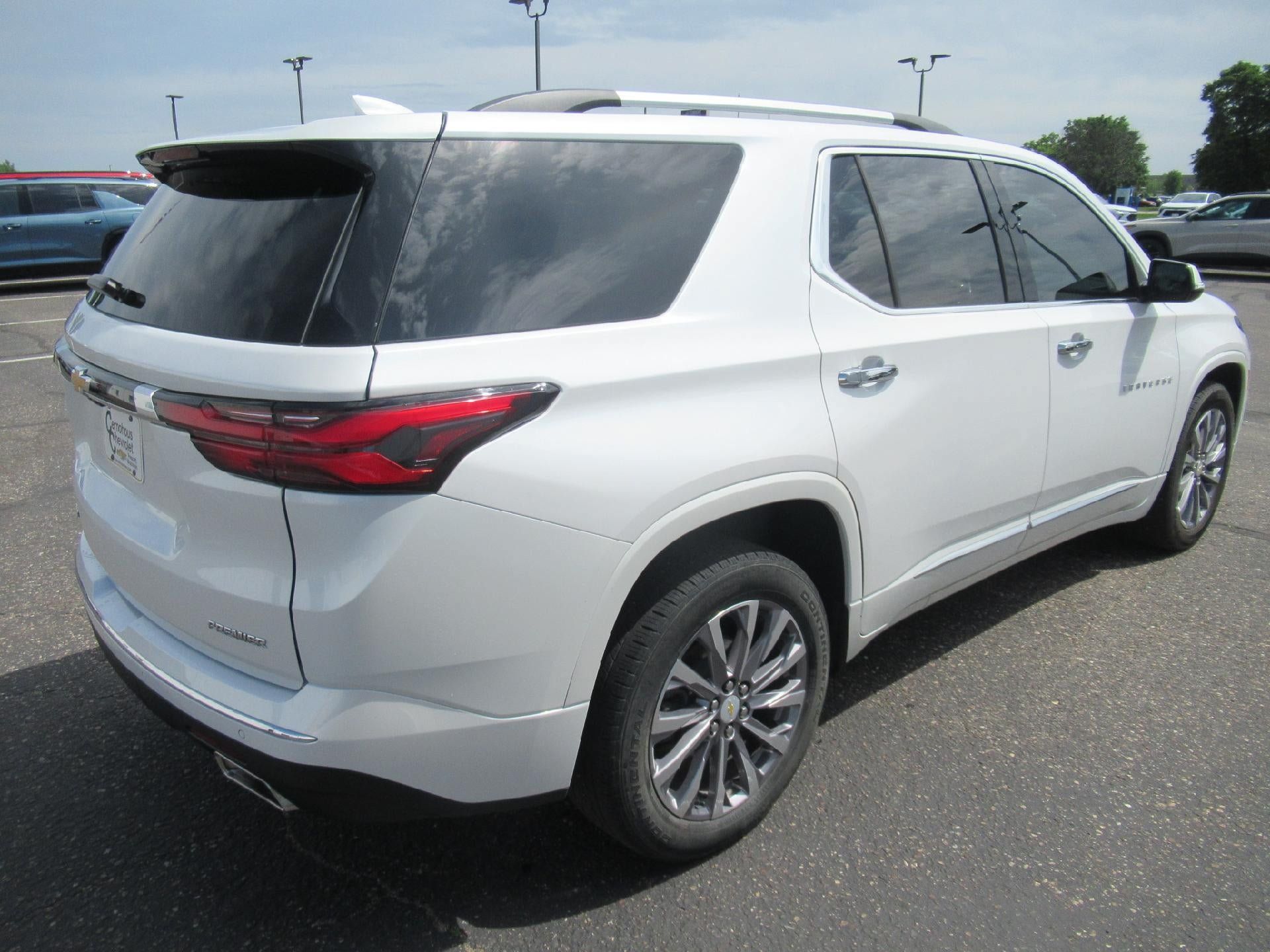 Certified 2022 Chevrolet Traverse Premier w/ LPO, Floor Liner Package AWD/4WD image 6