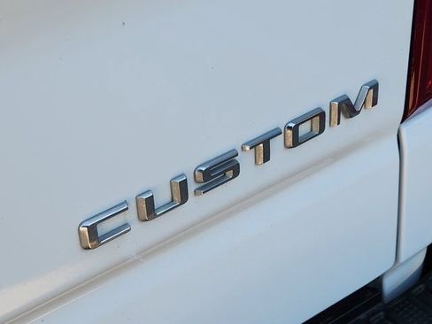 Used 2023 Chevrolet Silverado 1500 Custom image 10