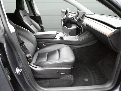 Used 2023 Tesla Model Y Long Range image 15