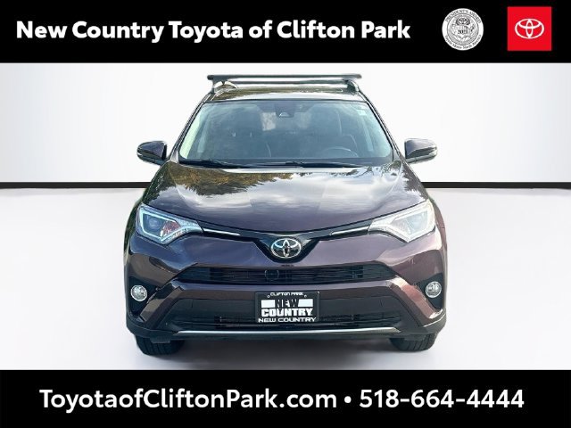Used 2018 Toyota RAV4 XLE AWD/4WD image 2