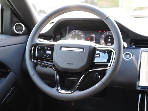 New 2026 Land Rover Range Rover Evoque S AWD/4WD image 19