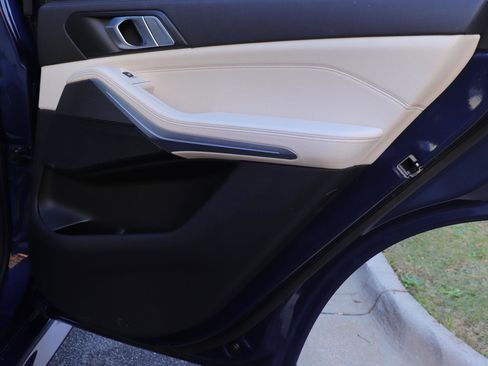 Used 2022 BMW X5 xDrive45e w/ M Sport Package image 24