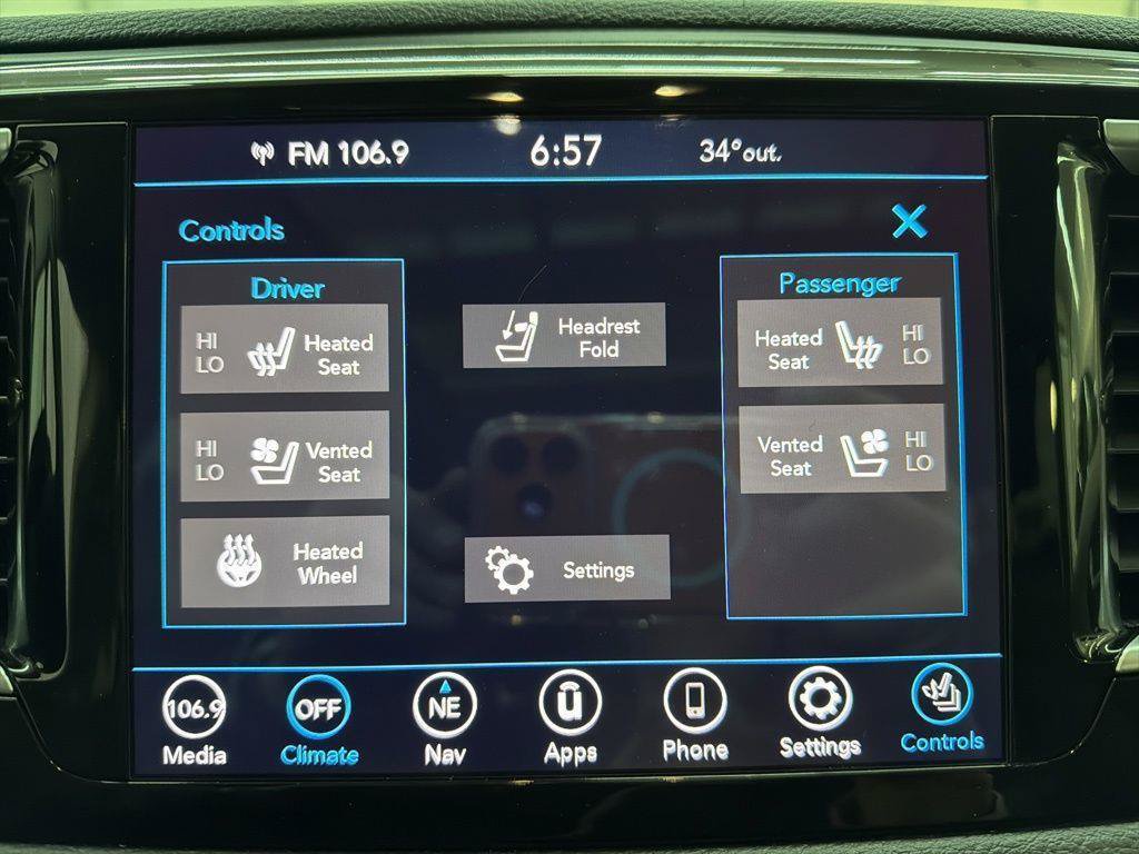 Used 2020 Chrysler Pacifica Limited FWD image 45