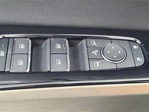 Used 2024 Nissan Pathfinder Platinum w/ Cargo Package FWD image 11