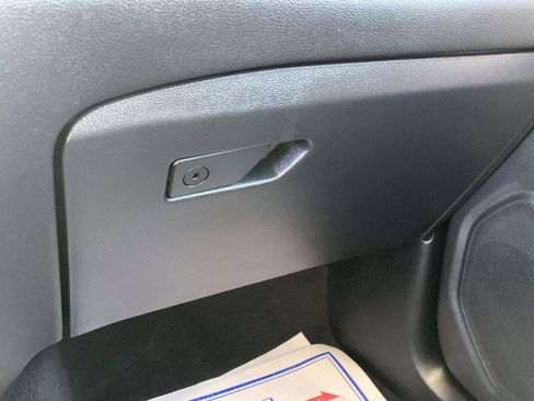 Used 2022 Ford Explorer XLT w/ Equipment Group 202A image 30