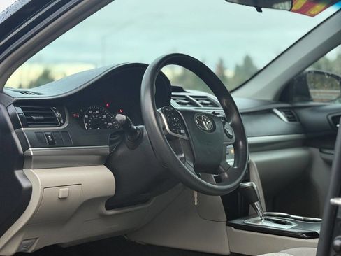 Used 2012 Toyota Camry LE image 14