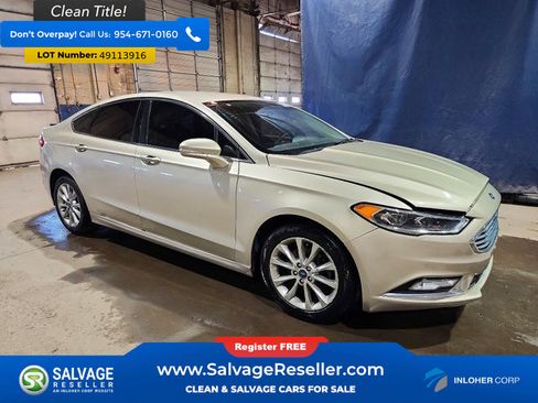 Used 2017 Ford Fusion SE w/ Fusion SE Technology Package FWD image 5