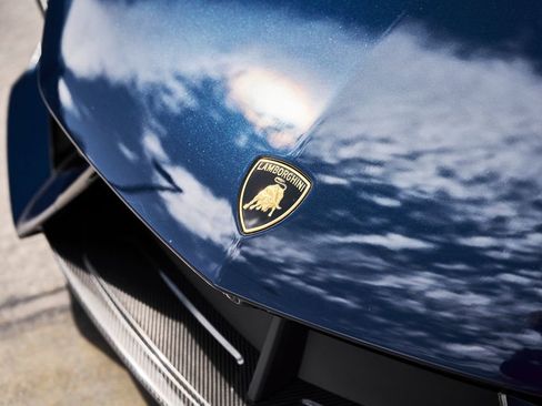 Used 2025 Lamborghini Revuelto AWD/4WD image 8