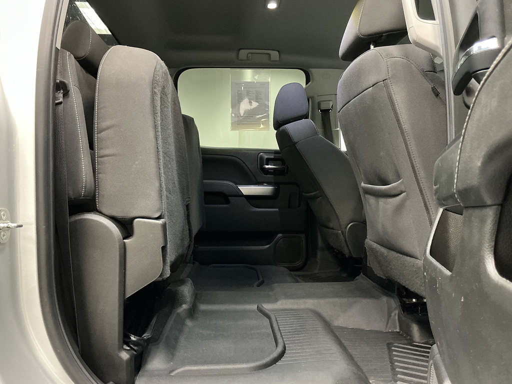 Used 2018 Chevrolet Silverado 1500 LT w/ All Star Edition AWD/4WD image 27