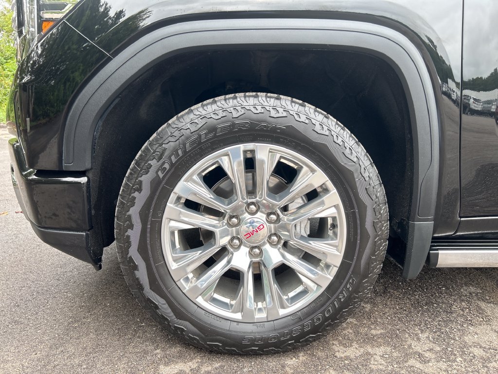 Used 2023 GMC Sierra 1500 Denali w/ Technology Package AWD/4WD image 11