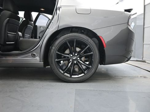 Used 2017 Dodge Charger SE w/ Blacktop Package RWD image 19