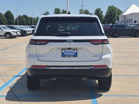 Used 2024 Jeep Grand Cherokee Limited AWD/4WD image 7