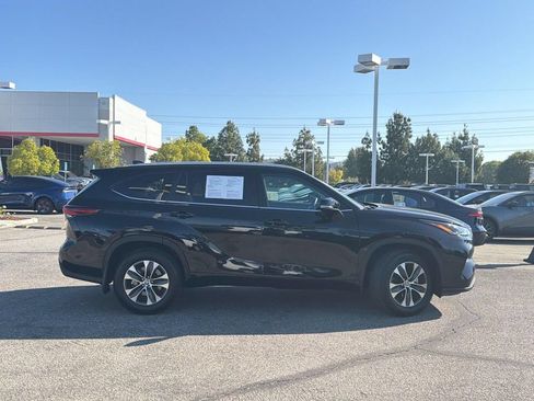 Certified 2026 Toyota Highlander XLE AWD/4WD image 3