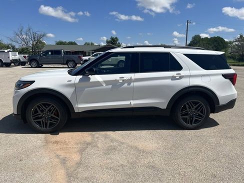 New 2025 Ford Explorer ST-Line w/ Premium Package image 4