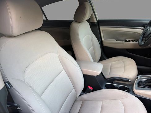 Used 2017 Hyundai Elantra SE FWD image 26