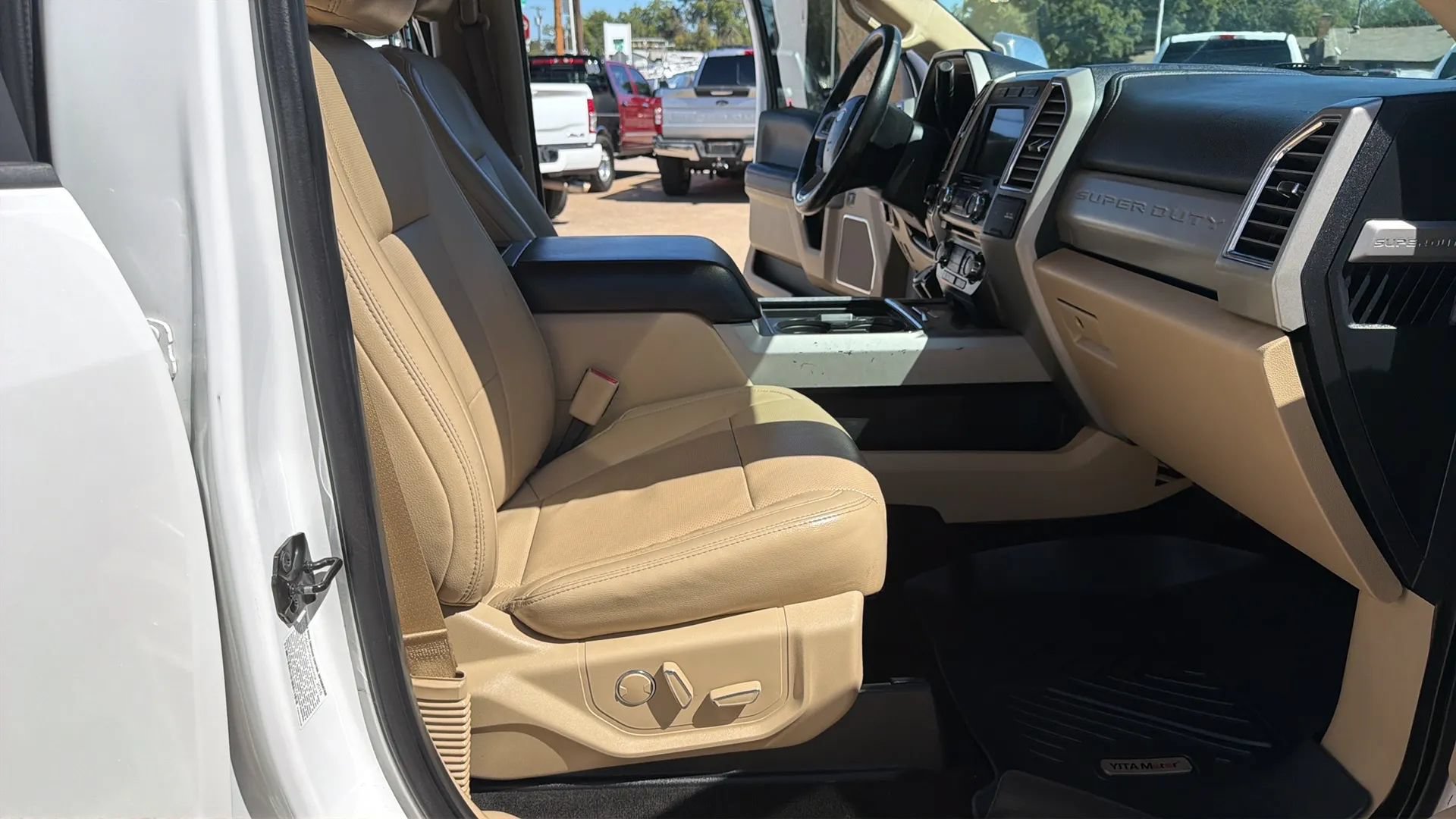 Used 2017 Ford F350 Lariat w/ Lariat Ultimate Package AWD/4WD image 14