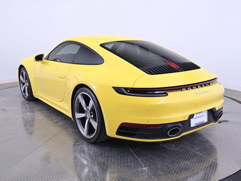 Used 2024 Porsche 911 Carrera image 3