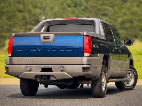 Used 2002 Chevrolet Avalanche 2500 AWD/4WD image 11