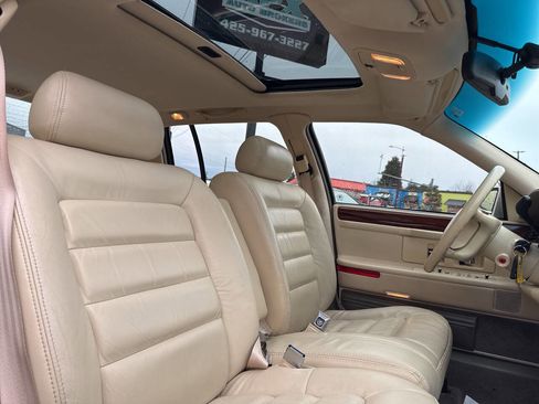 Used 1995 Cadillac De Ville Base 4dr Sedan image 17