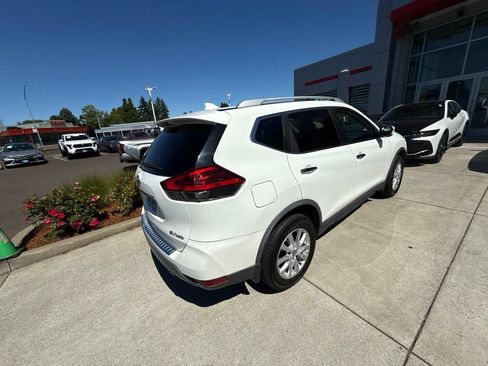 Used 2017 Nissan Rogue SV AWD/4WD image 5
