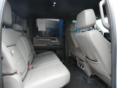 Used 2025 Chevrolet Silverado 3500 LT w/ Leather Package AWD/4WD image 15