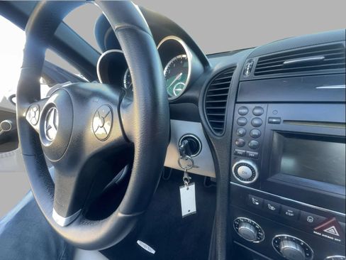 Used 2009 Mercedes-Benz SLK 300 image 41