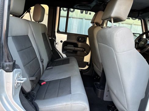 Used 2008 Jeep Wrangler Unlimited X image 17