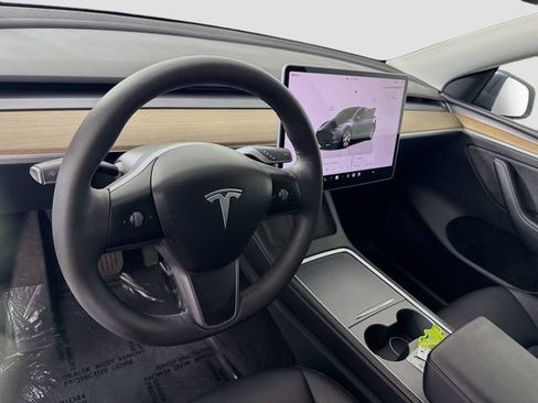 Used 2023 Tesla Model Y Long Range AWD/4WD image 9