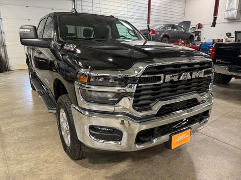 Certified 2026 RAM 2500 Big Horn AWD/4WD image 1