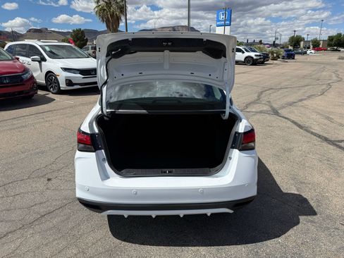 Used 2020 Nissan Versa S image 35