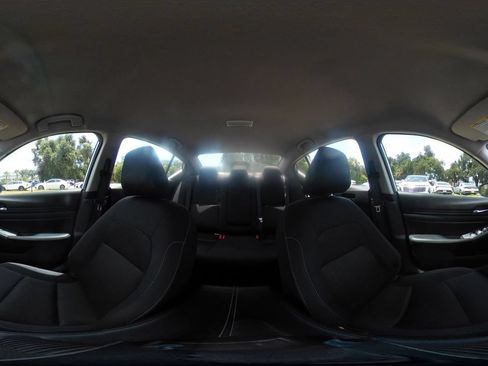 Used 2025 Nissan Altima 2.5 SV FWD image 43