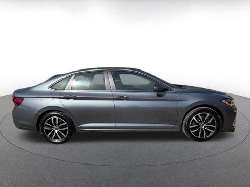 Used 2025 Volkswagen Jetta SE image 16