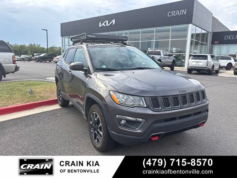 Used 2019 Jeep Compass Trailhawk w/ Cold Weather Group AWD/4WD image 5