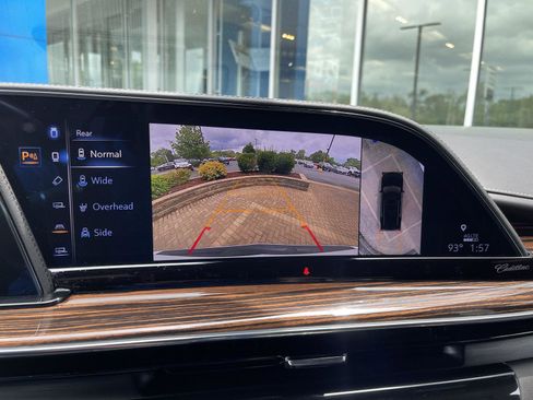 Certified 2024 Cadillac Escalade Premium Luxury w/ Performance Package AWD/4WD image 32